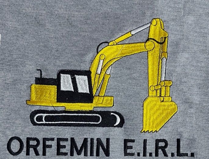 BORDADO DE POLO PIQUE EN ESPALDA